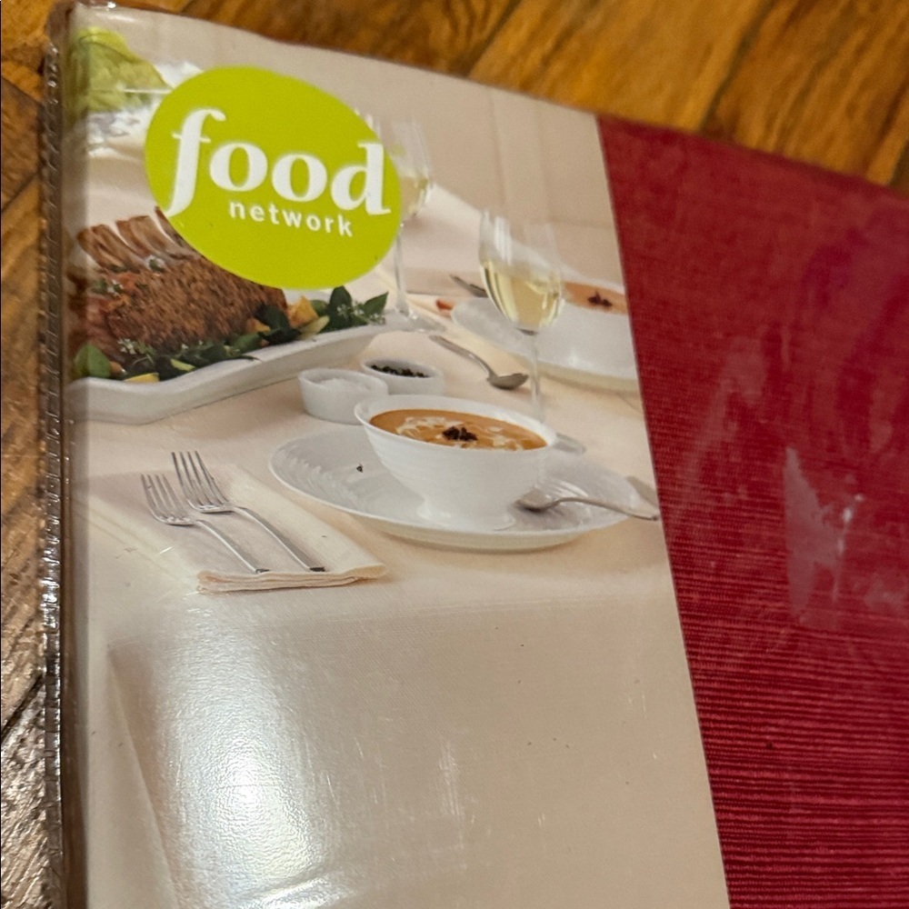 Food Network 70” round Tablecloth- ribbed texture - Picture 2 of 5